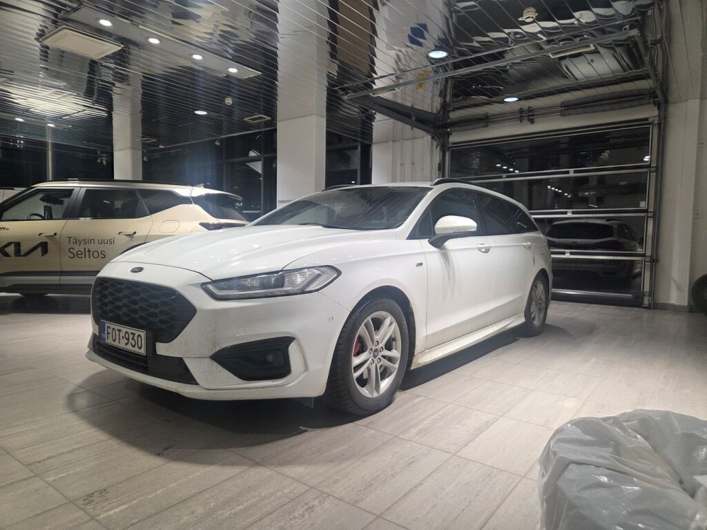 Ford Mondeo 2022 Valkoinen