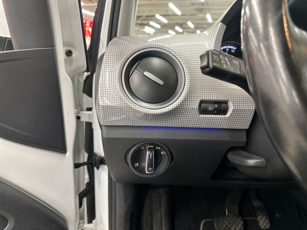 Volkswagen up! 2016 Valkoinen