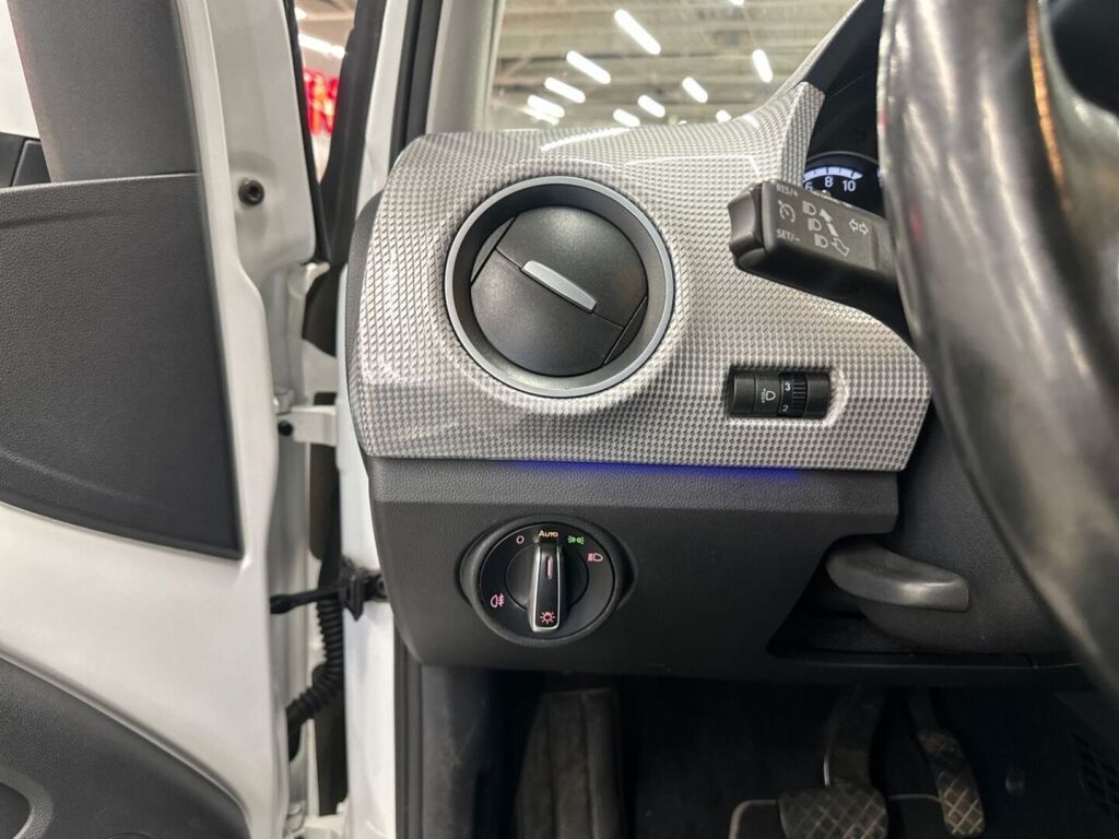 Volkswagen up! 2016 Valkoinen
