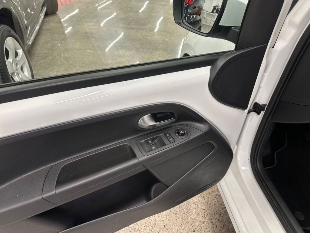 Volkswagen up! 2016 Valkoinen
