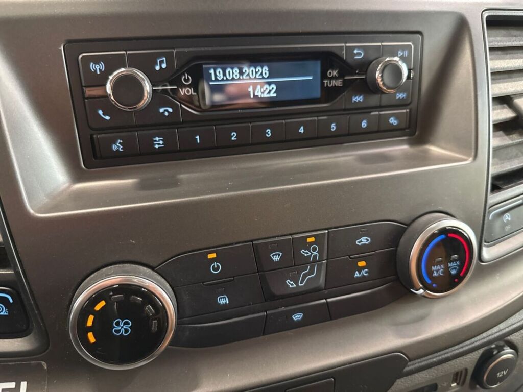 Ford Transit 2019 Valkoinen