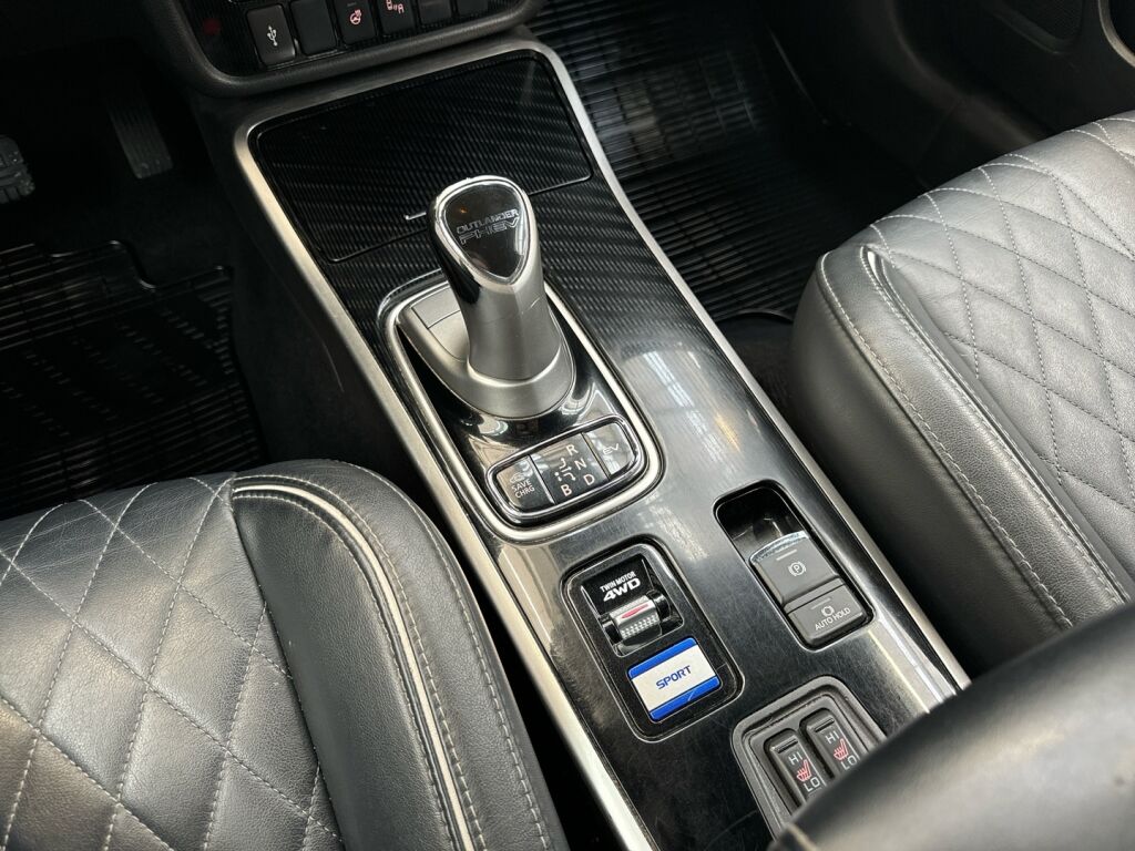 Mitsubishi Outlander PHEV 2021 Valkoinen