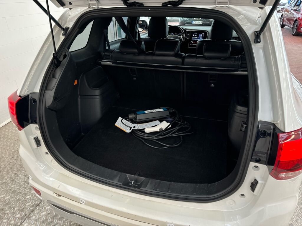 Mitsubishi Outlander PHEV 2021 Valkoinen