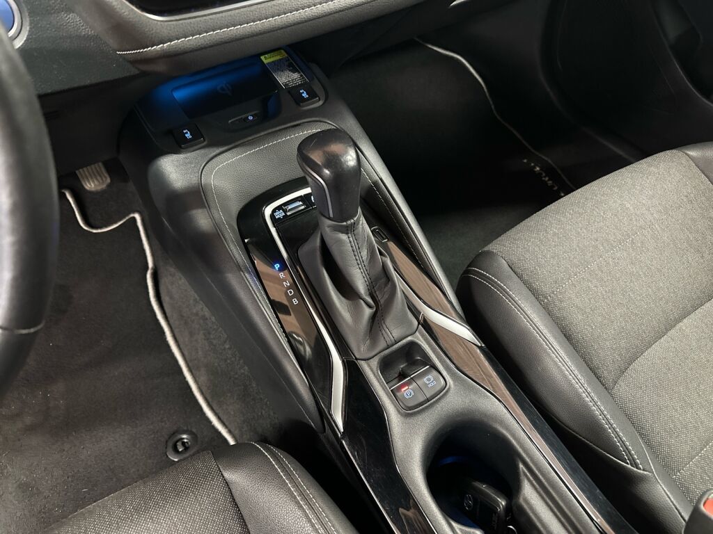 Toyota Corolla 2021 Punainen