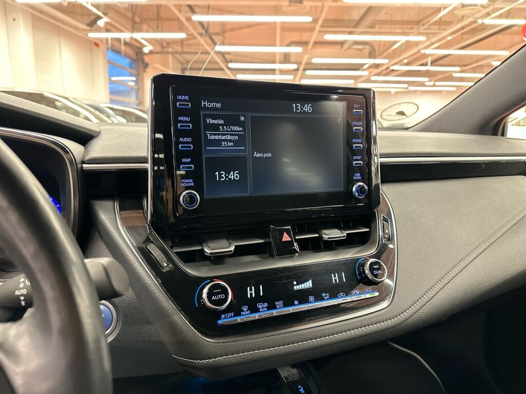 Toyota Corolla 2021 Punainen