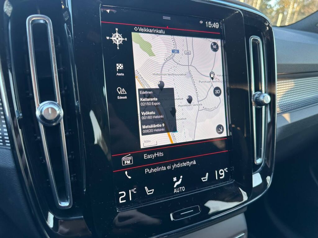 Volvo XC40 2021 Punainen