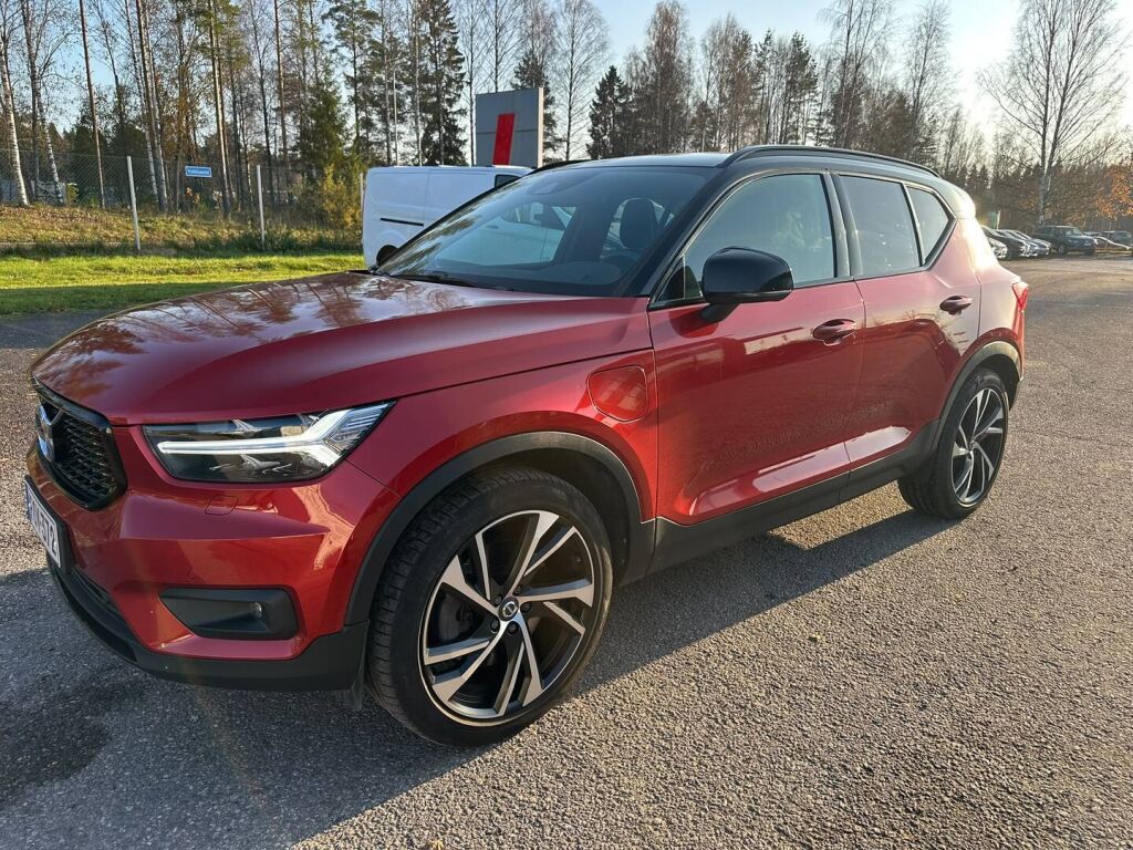 Volvo XC40 2021 Punainen
