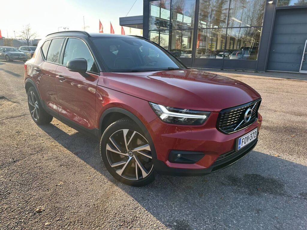Volvo XC40 2021 Punainen
