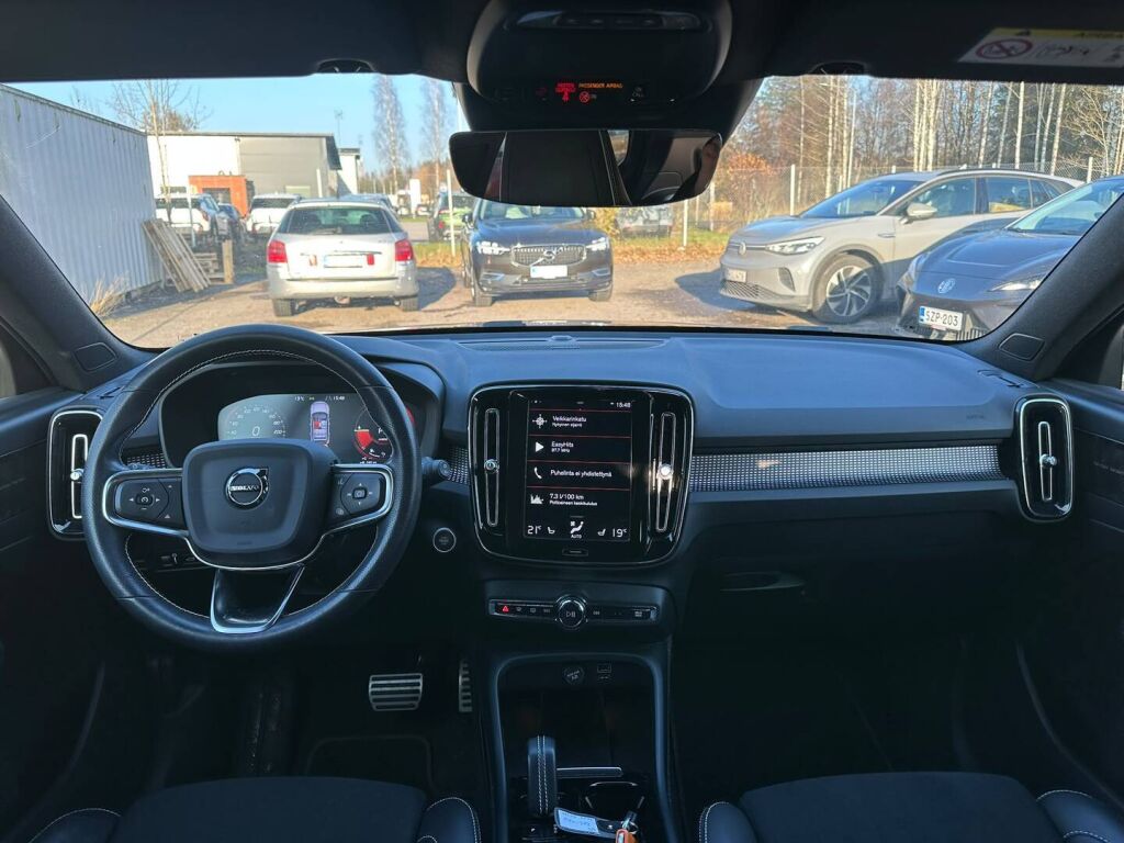 Volvo XC40 2021 Punainen