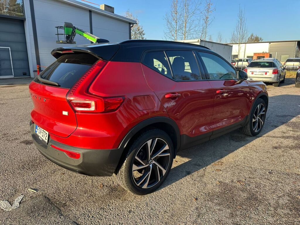 Volvo XC40 2021 Punainen