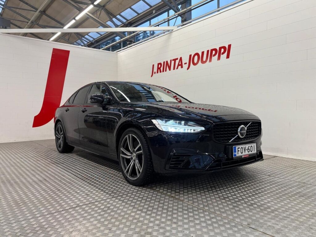 Volvo S90 2022 Musta