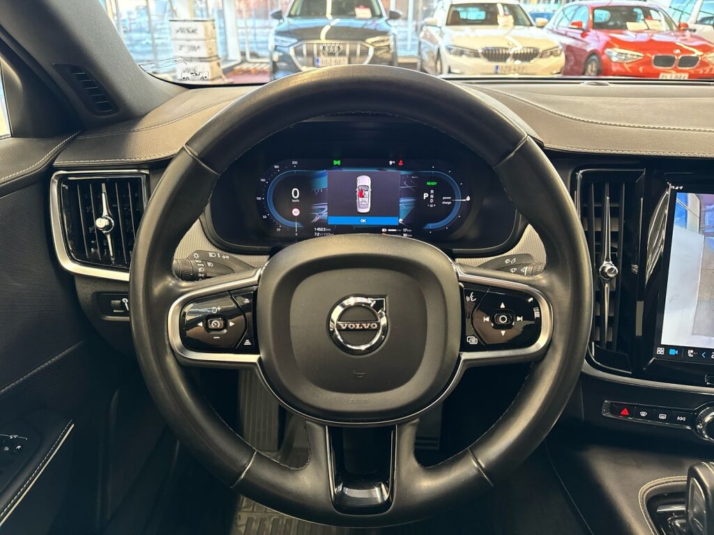 Volvo S90 2022 Musta