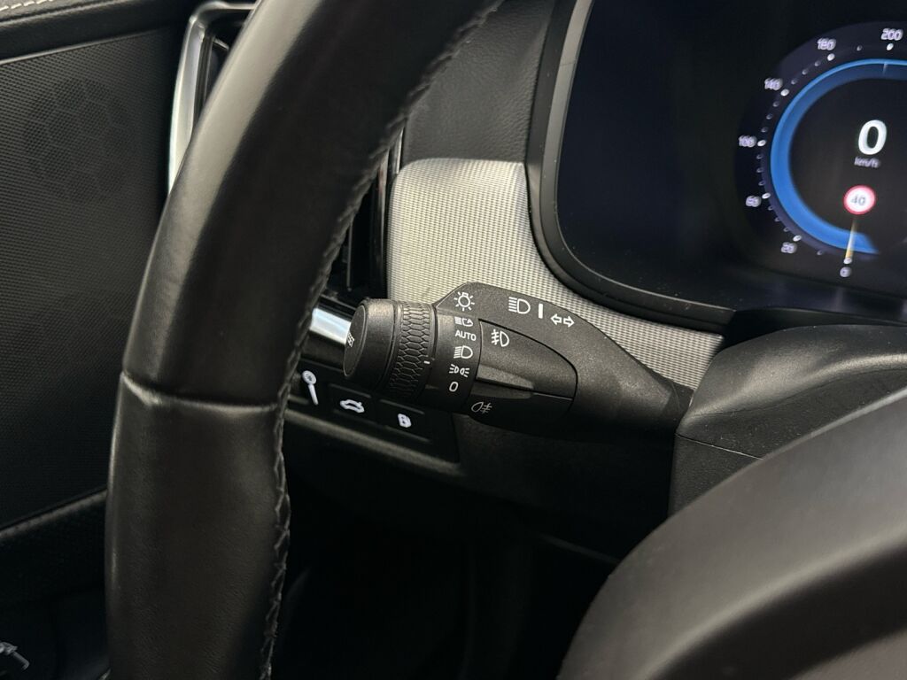 Volvo S90 2022 Musta