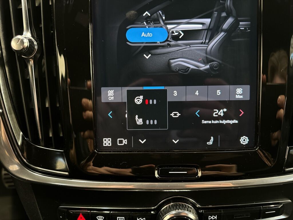 Volvo S90 2022 Musta