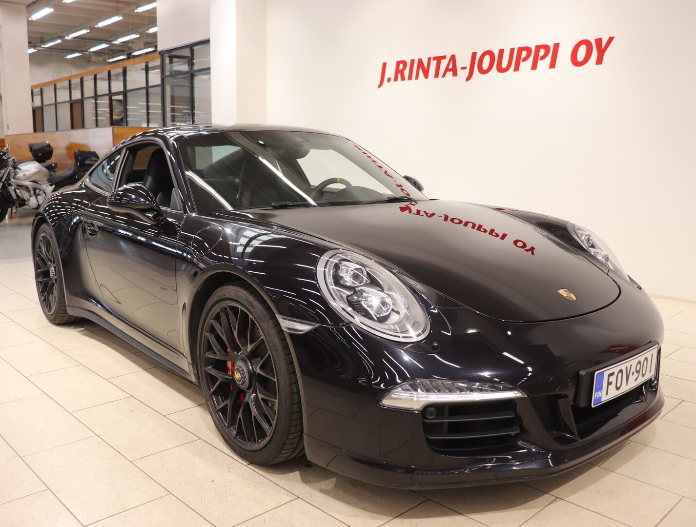 Musta Porsche 911