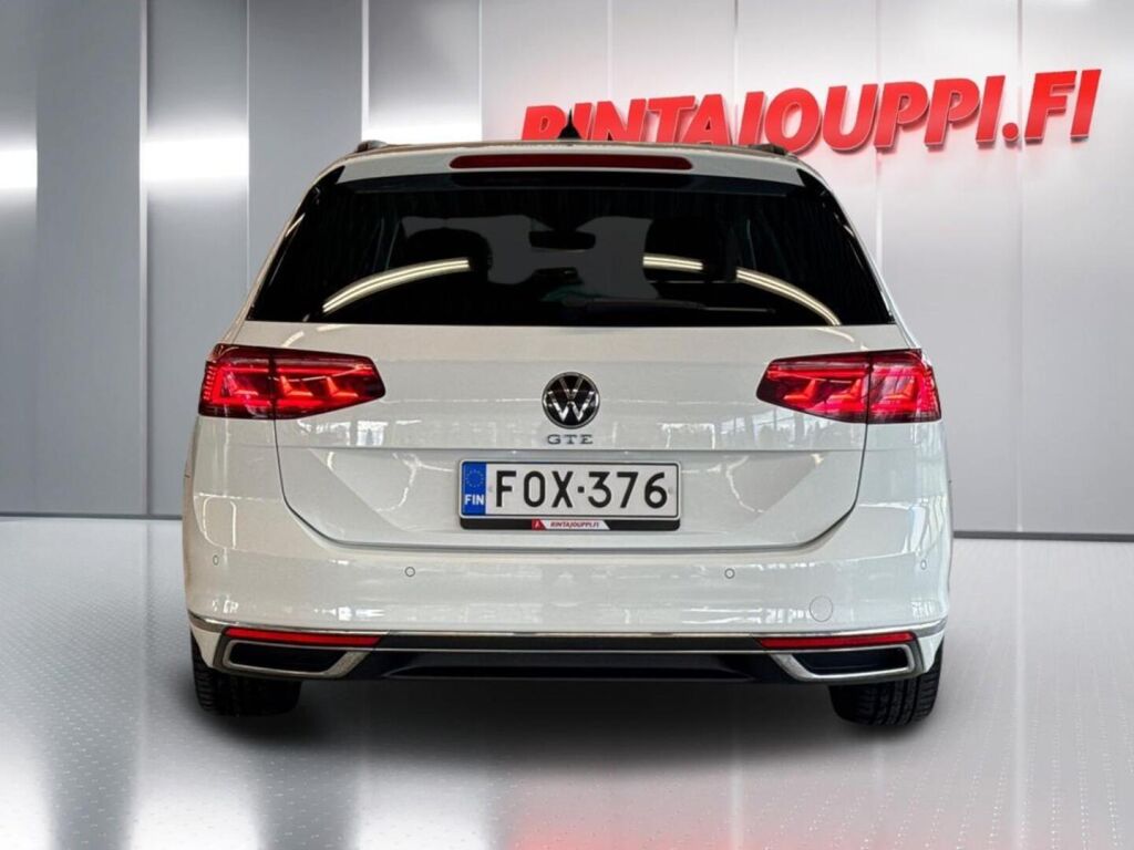 Volkswagen Passat 2021 Valkoinen