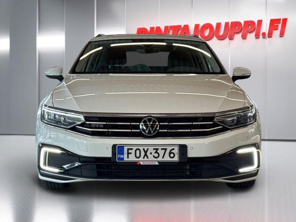 Volkswagen Passat 2021 Valkoinen