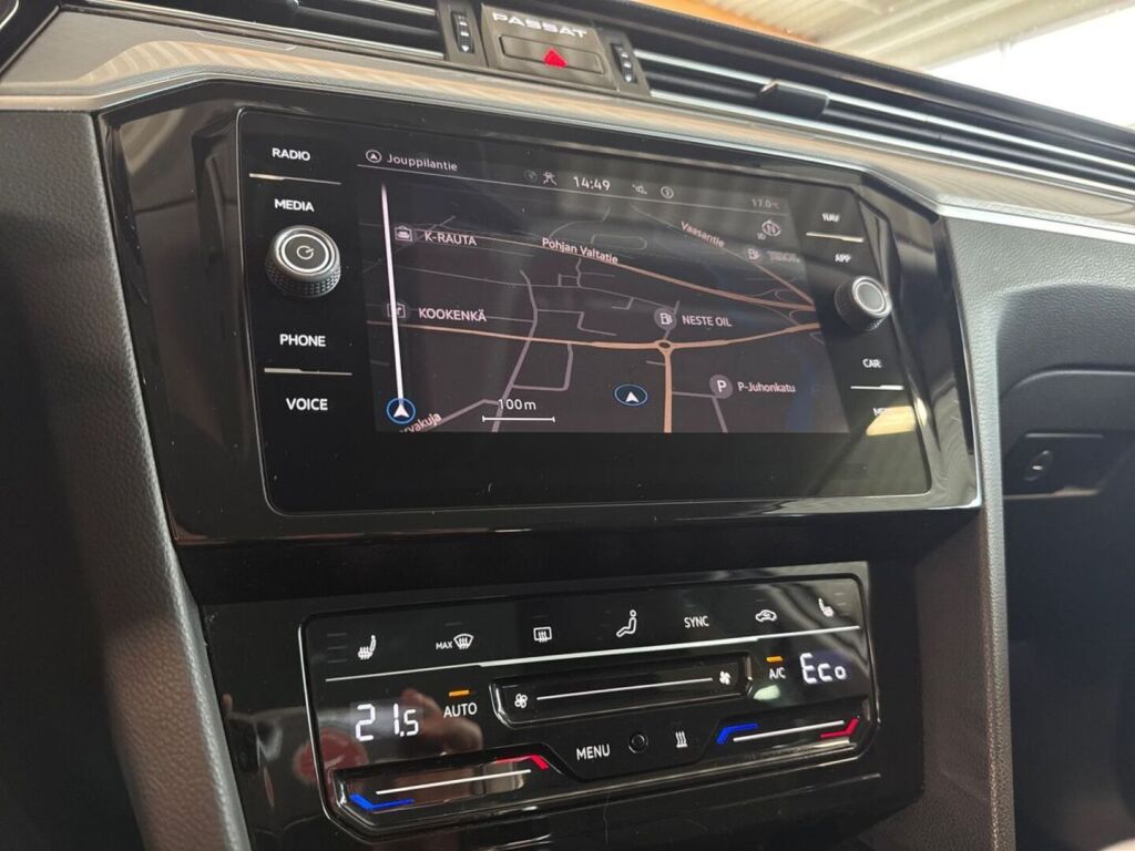 Volkswagen Passat 2021 Valkoinen