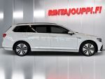 Volkswagen Passat 2021 Valkoinen