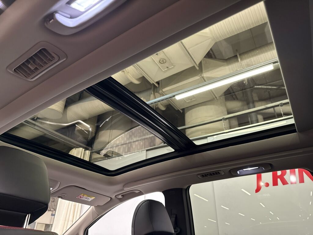 Maxus Euniq 5 2021 Musta