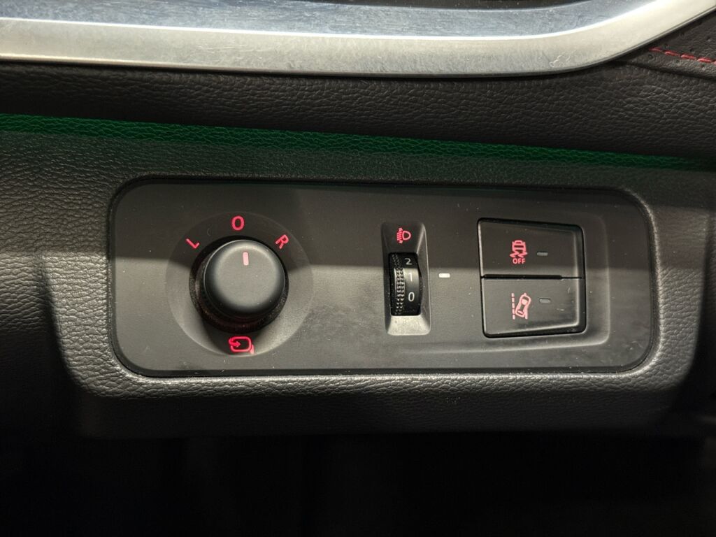 Maxus Euniq 5 2021 Musta