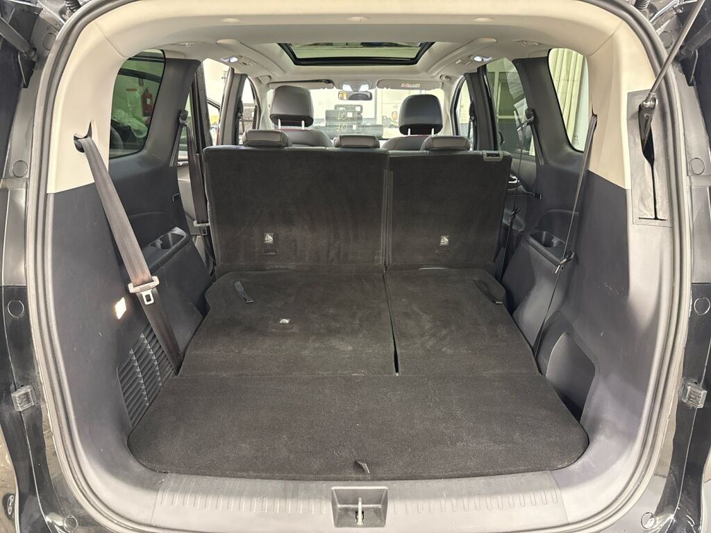 Maxus Euniq 5 2021 Musta