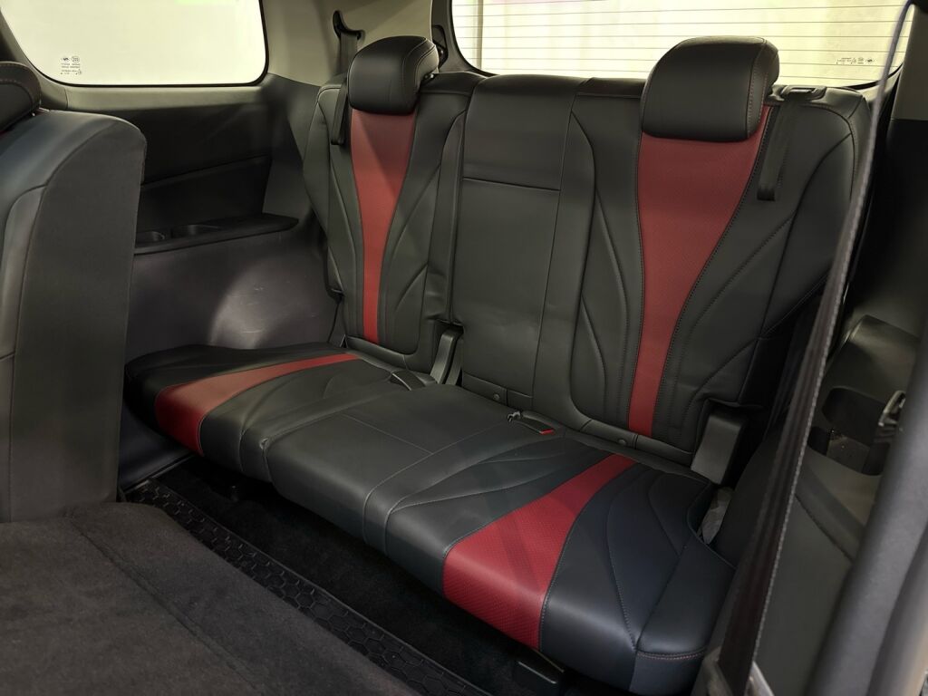 Maxus Euniq 5 2021 Musta