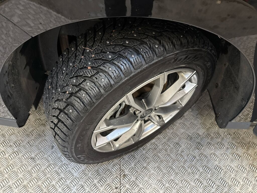 Maxus Euniq 5 2021 Musta