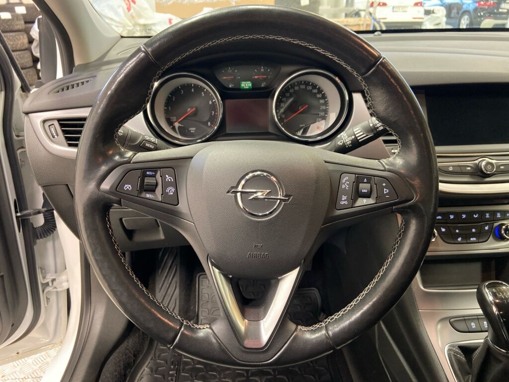 Opel Astra 2021 Valkoinen