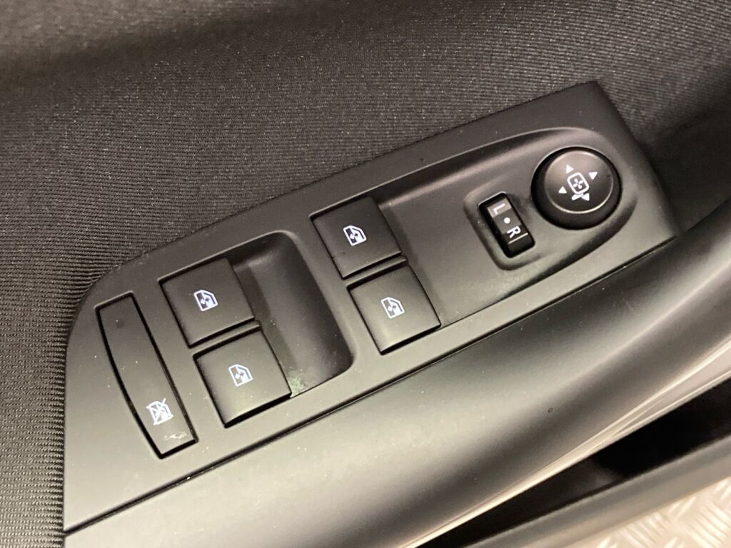 Opel Astra 2021 Valkoinen