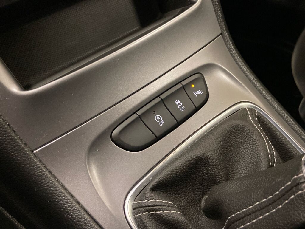 Opel Astra 2021 Valkoinen