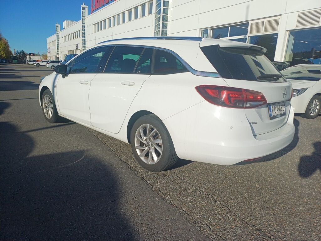 Opel Astra 2022 Valkoinen