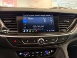 Opel Insignia 2022 Punainen