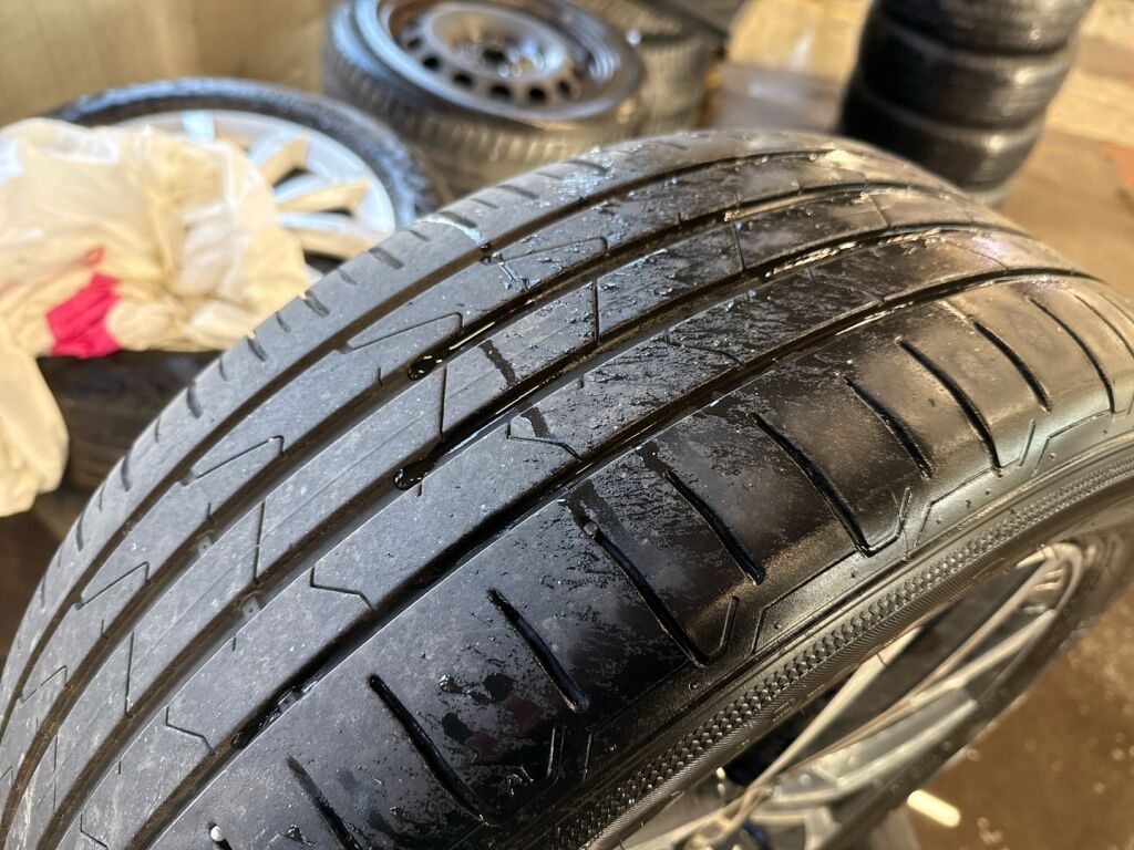 Volkswagen Passat 2022 Musta