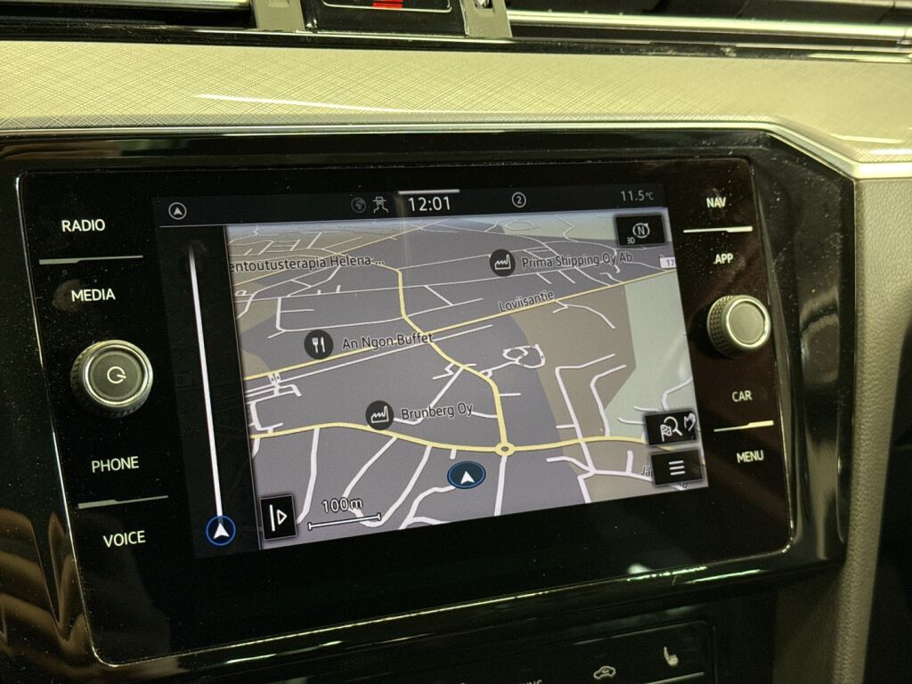 Volkswagen Passat 2022 Musta