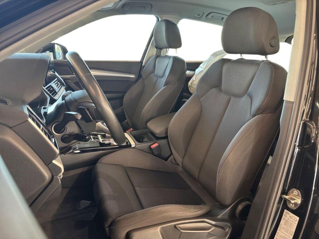 Audi Q5 2022 Musta