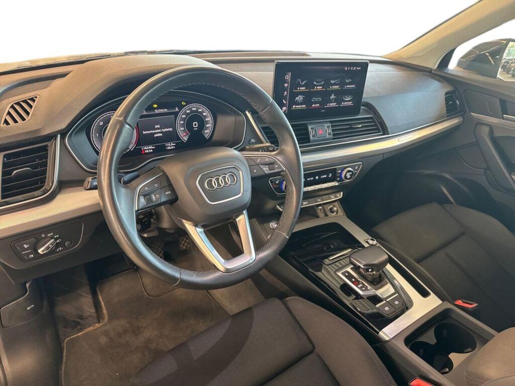 Audi Q5 2022 Musta
