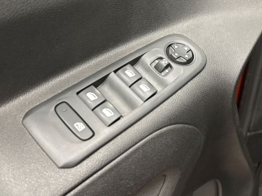 Opel Combo-e 2021 Ruskea (beige)