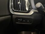 Volvo V60 2019 Musta