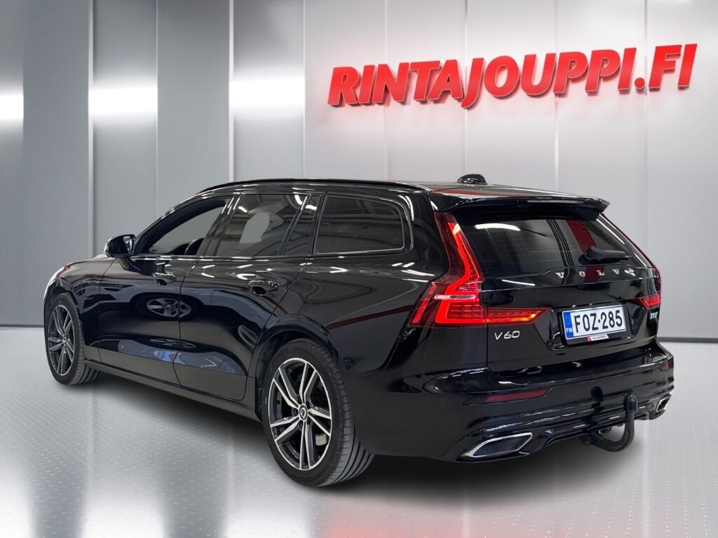 Volvo V60 2019 Musta