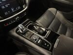 Volvo V60 2019 Musta