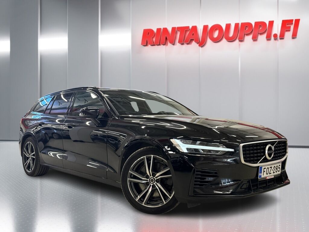 Volvo V60 2019 Musta