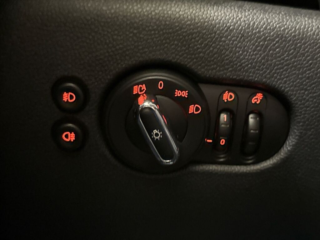 Mini Hatchback 2018 Harmaa