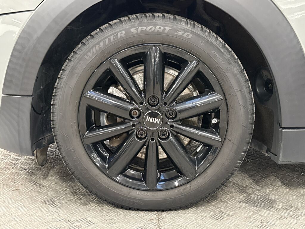 Mini Hatchback 2018 Harmaa