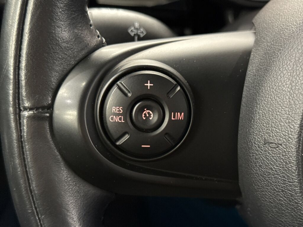 Mini Hatchback 2018 Harmaa