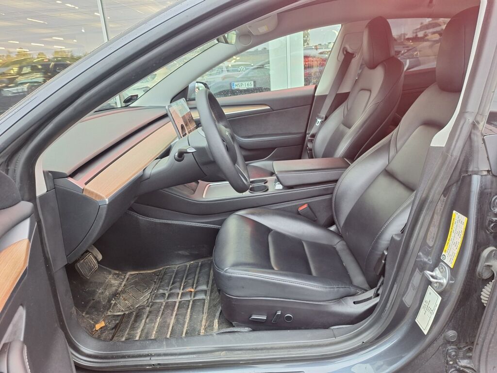 Tesla Model 3 2021 Harmaa