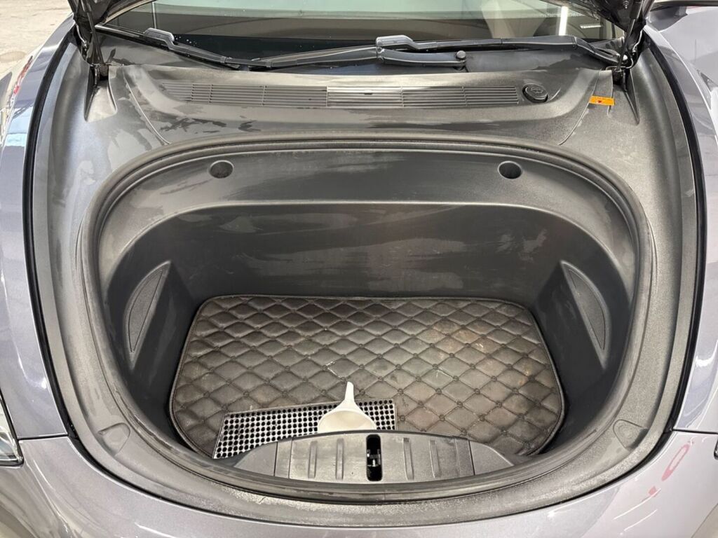 Tesla Model 3 2021 Harmaa