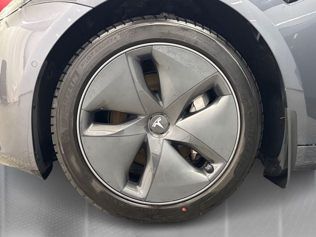 Tesla Model 3 2021 Harmaa