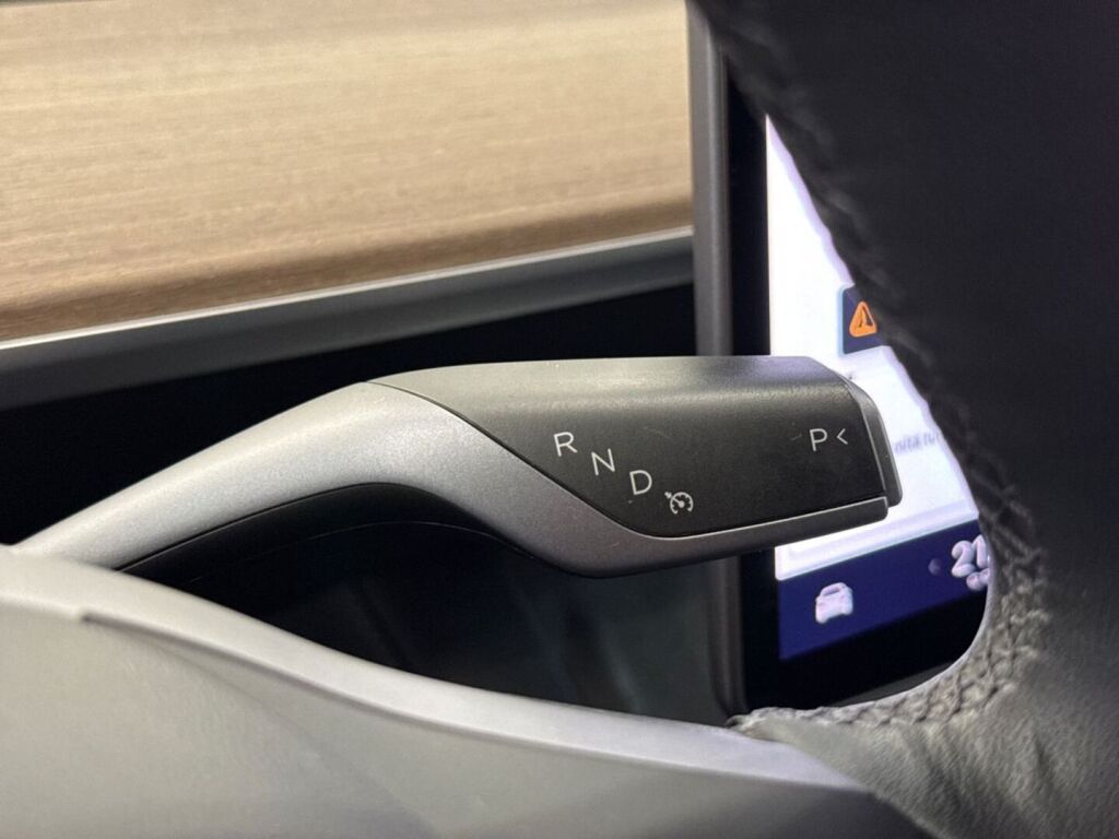 Tesla Model 3 2021 Harmaa