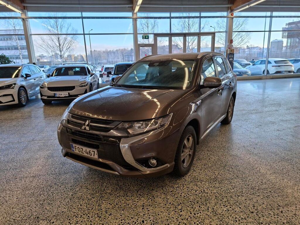 Mitsubishi Outlander 2019 Ruskea (beige)